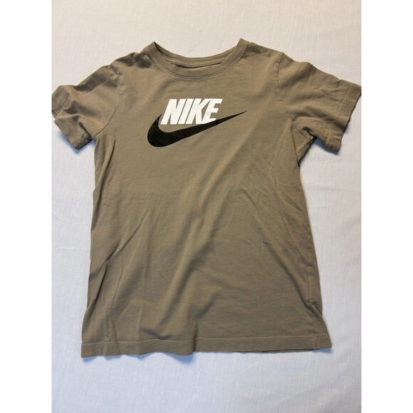 Lot Of Boys Clothes Shirts Shorts Sports Athletic Nike + Youth Large - Picture 6 of 9